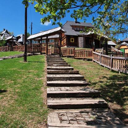 Drvengrad, Mecavnic, Mokra Gora A Découvrir en Serbie - La vallée de Mokra Gora