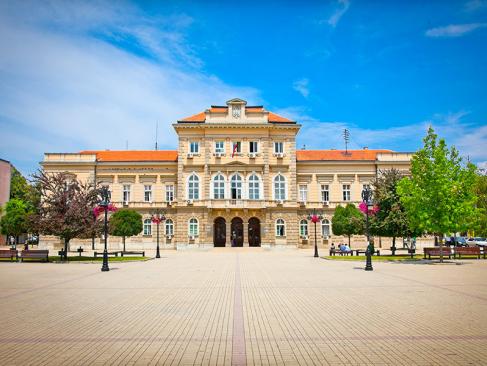 Smederevo - Assemblée Municipale A Découvrir en Serbie - Smederevo