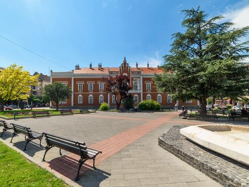 Vrsac, Bâtiment Municipal A Découvrir en Serbie -  Vršac