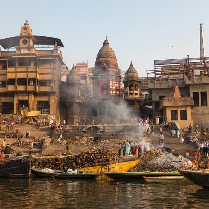 Uttar Pradesh - Varanasi - Burning Ghat A Découvrir en Inde - Varanasi  dans l'Uttar Pradesh