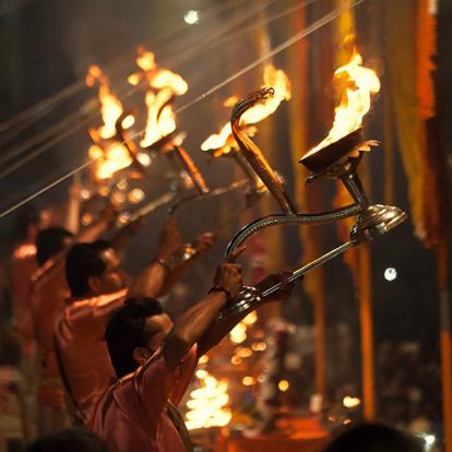 Varanasi - Prières Hindoues A Découvrir en Inde - Varanasi  dans l'Uttar Pradesh