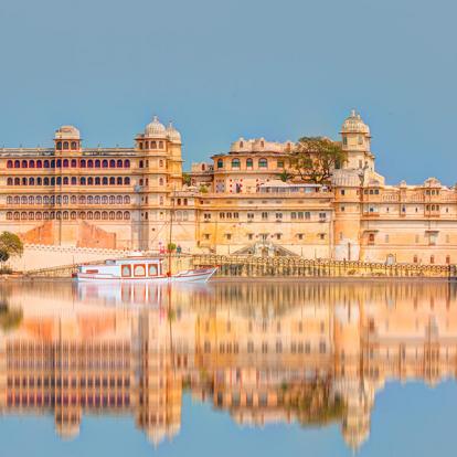 Udaipur, City Palace Depuis Le Lac Pichola A Découvrir en Inde - Udaipur