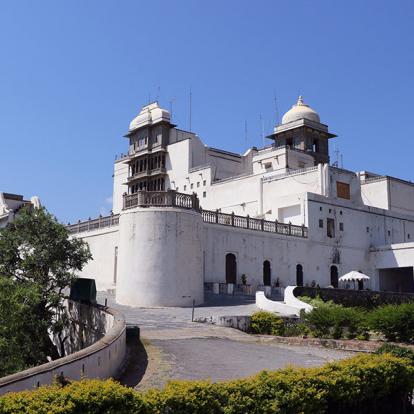 Udaipur, Palais De La Mousson Ou Palais Sajjan Garh A Découvrir en Inde - Udaipur