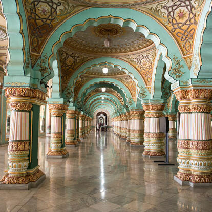 À L'intérieur Du Palais De Mysore A Découvrir en Inde - Mysore