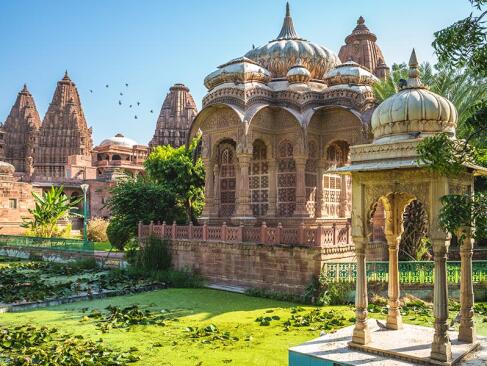 Jodhpur, Temples Dans Le Jardin De Mandore A Découvrir en Inde - Jodhpur