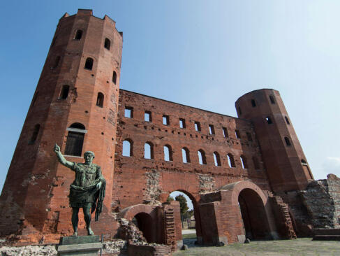 Turin - Porta Palatina A Découvrir en Italie - Turin