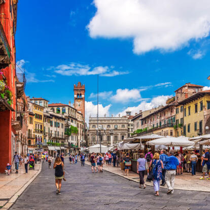 Vérone - Piazza Delle Erbe A Découvrir en Italie - Vérone