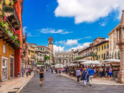 Vérone - Piazza Delle Erbe A Découvrir en Italie - Vérone