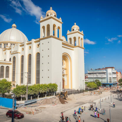 A Découvrir au Salvador - San Salvador, capitale coloniale et son volcan