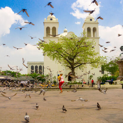 A Découvrir au Salvador - San Salvador, capitale coloniale et son volcan