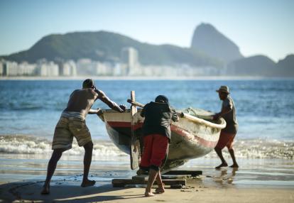 Rio - Copacabana Beach Voyage Décvouverte au Brésil - Les Caiçaras, Peuple du Brésil