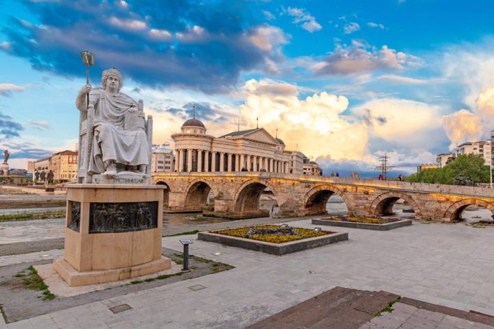 Skopje - Musée Archéologique et Pont de Pierre Voyage Découverte en Macédoine du Nord -Aux portes de l'Orient à Skopje