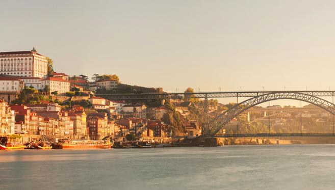 Du vieux centre jusqu'à la vallée du Douro, un panorama sur Porto