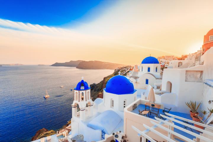 Voyage Découverte dans les Cyclades - Cap sur Oia, la Perle de Santorin