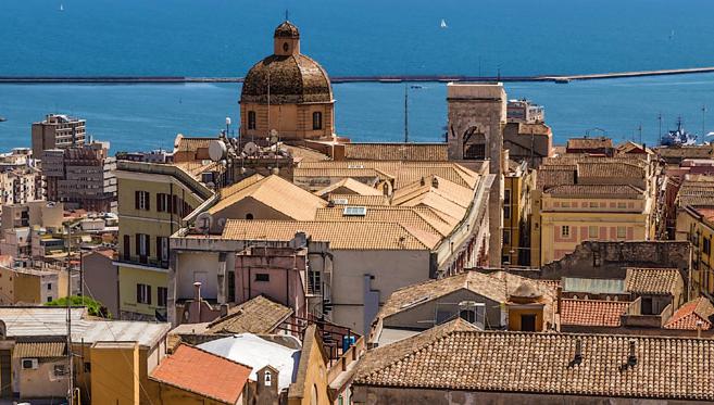 Cagliari, Capitale Joyeuse et Historique de la Sardaigne