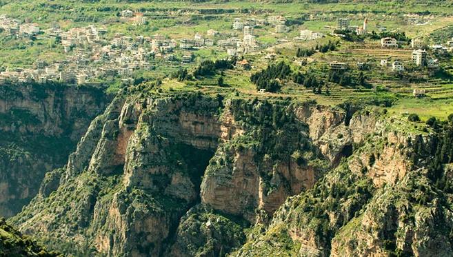 Immersion historique et naturelle dans la Vallée de Qadisha