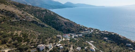 Voyage en Albanie - Paysages montagneux  et balnéaire dans le sud