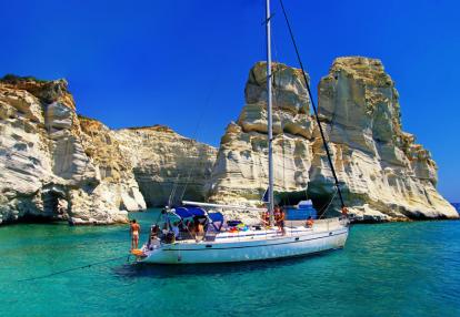 Milos island - Kleftiko bay Croisières Privatives "Escale Yachting"