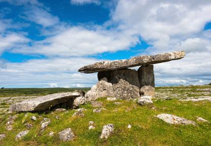 Poulnabrone dolmen Voyage en Irlande - Immersion en Terre Celtique