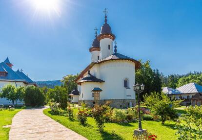 Agapia - Varatec orthodox monastery Voyage en Roumanie - Découverte des Villages traditionnels du Nord