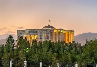 Entre ville et montagnes - le Tadjikistan express