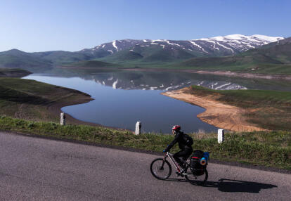 Travel in Armenia on a bicycle Voyage en Arménie à Vélo