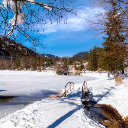 Lake Jasna, Kranjska Gora in Winter Circuit en Slovénie - Le Lac de Bohinj sous la neige