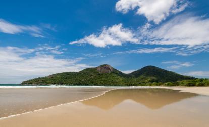 Ilha Grande -Dois Rios (Two Rivers) Beach A Découvrir au Brésil - Ilha Grande