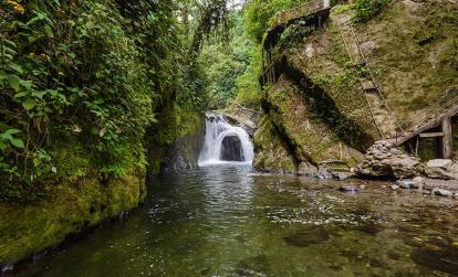 Mindo - Cascade de la rivière Nambillo A Découvrir en Equateur - La Forêt de Mindo