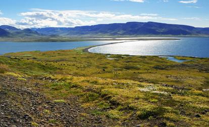 Lac Miklavatn et montagnes sur la péninsule de Tröllaskagi A Découvrir en Islande - La péninsule de Tröllaskagi