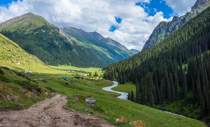 Vallée d'Altyn Arashan A Découvrir au - La Vallée d'Altyn Arashan