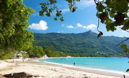Mahé - Plage de Beau Vallon A Découvrir aux Seychelles - La Plage de Beau Vallon