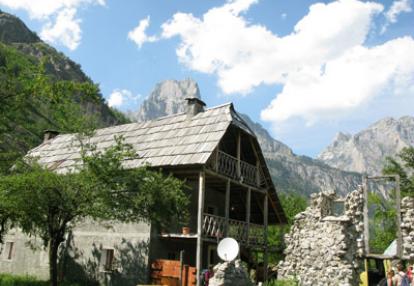 Le VoyagHebergement Valbone