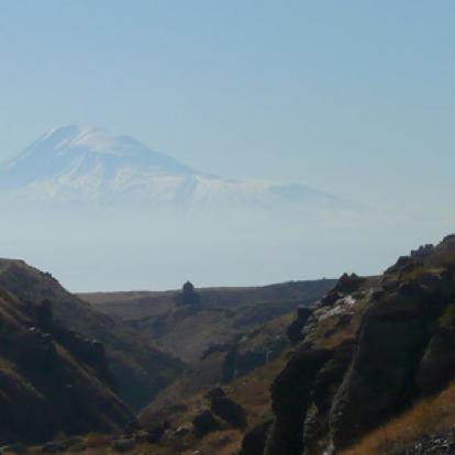 Le mont Ararat Vue près de la forteresse d'Amberd ©Rose et Gérard R.- Tous Droits réservés