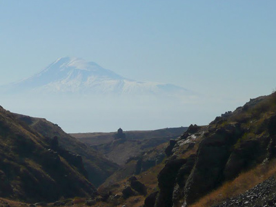 Le mont Ararat Vue près de la forteresse d'Amberd ©Rose et Gérard R.- Tous Droits réservés