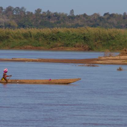 Pirogue sur la Tsiribihina