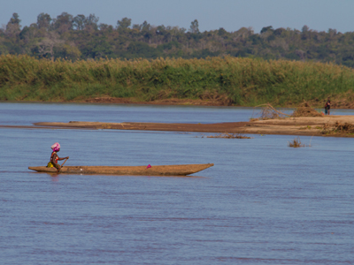 Pirogue sur la Tsiribihina