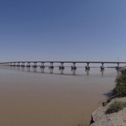 Pont sur l'Amou Daria, le fleuve qui traverse le désert