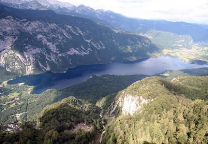 ©Olivia V.D.G. - Tous Droits réservés  Vue sur le lac de Bohinj de la station de ski de Vogel