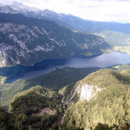  Vue sur le lac de Bohinj de la station de ski de Vogel