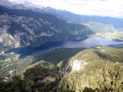  Vue sur le lac de Bohinj de la station de ski de Vogel