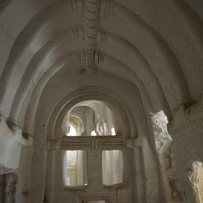 ©Marie-Claude V. - Tous Droits Réservés Vallée des Epées Eglise aux colonnes