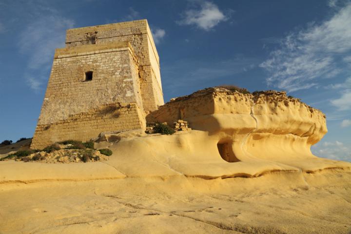 Gozo - Ras il-Bajda tower - Xlendi Voyage Découverte à Malte - Gozo, Malte en version Authentique et Sauvage